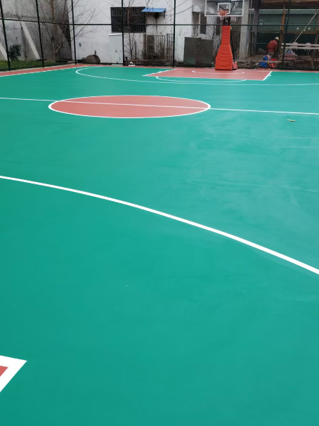 文安 球场长期使用易出现地面开裂